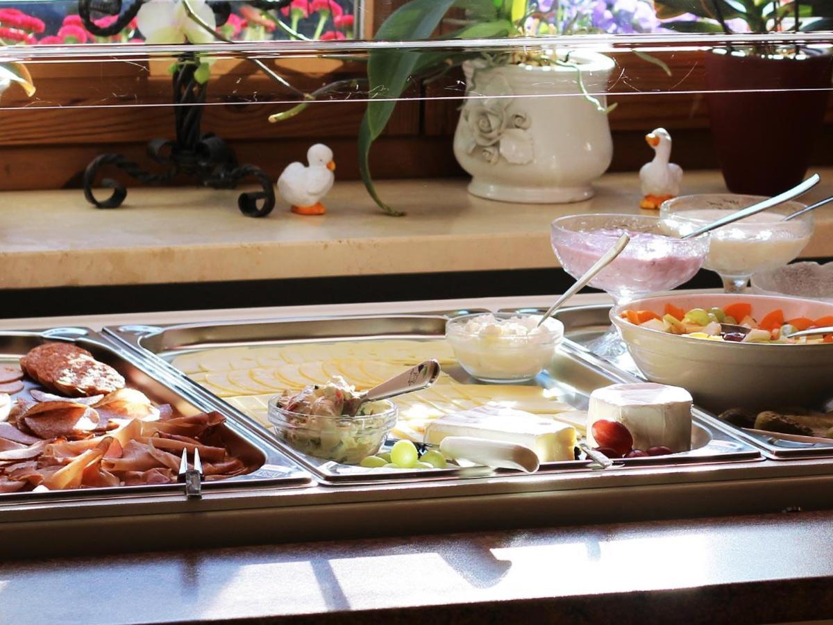 Hotel Effland Mit Innenpool Und Sauna 1 Stunde Zur Privatnutzung Pro Tag バイリッシュツェル エクステリア 写真