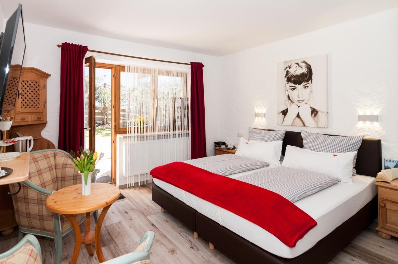 Hotel Effland Mit Innenpool Und Sauna 1 Stunde Zur Privatnutzung Pro Tag バイリッシュツェル エクステリア 写真