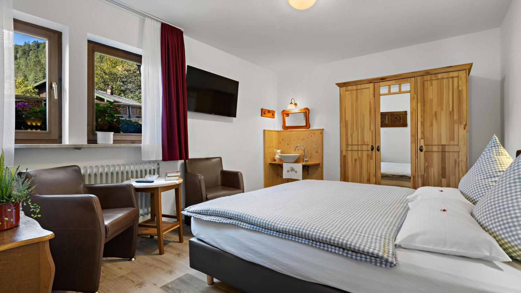 Hotel Effland Mit Innenpool Und Sauna 1 Stunde Zur Privatnutzung Pro Tag バイリッシュツェル エクステリア 写真